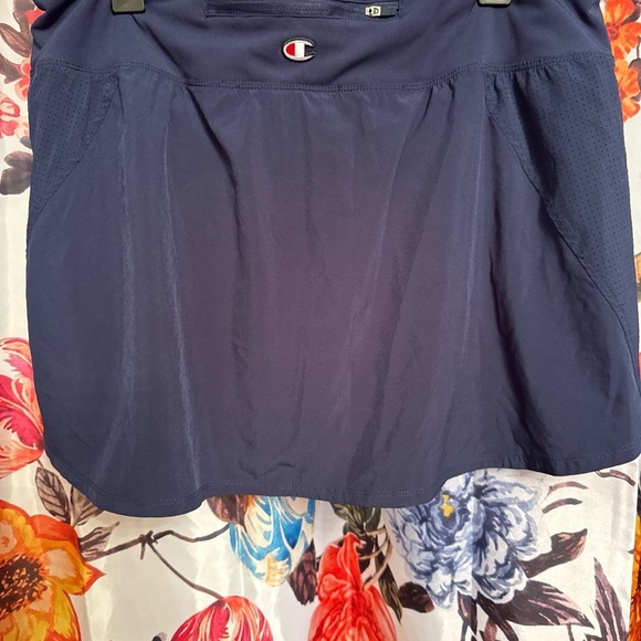 Champion Women’s City Flounce Navy Skort - Picture 2 of 9